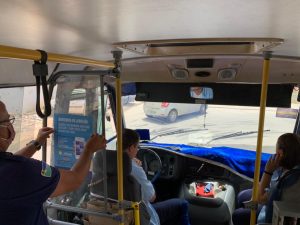Leia mais sobre o artigo Ouvidoria Geral e Secretaria Executiva de Ordem Pública e Mobilidade realizam ação de divulgação no transporte complementar do munícipio